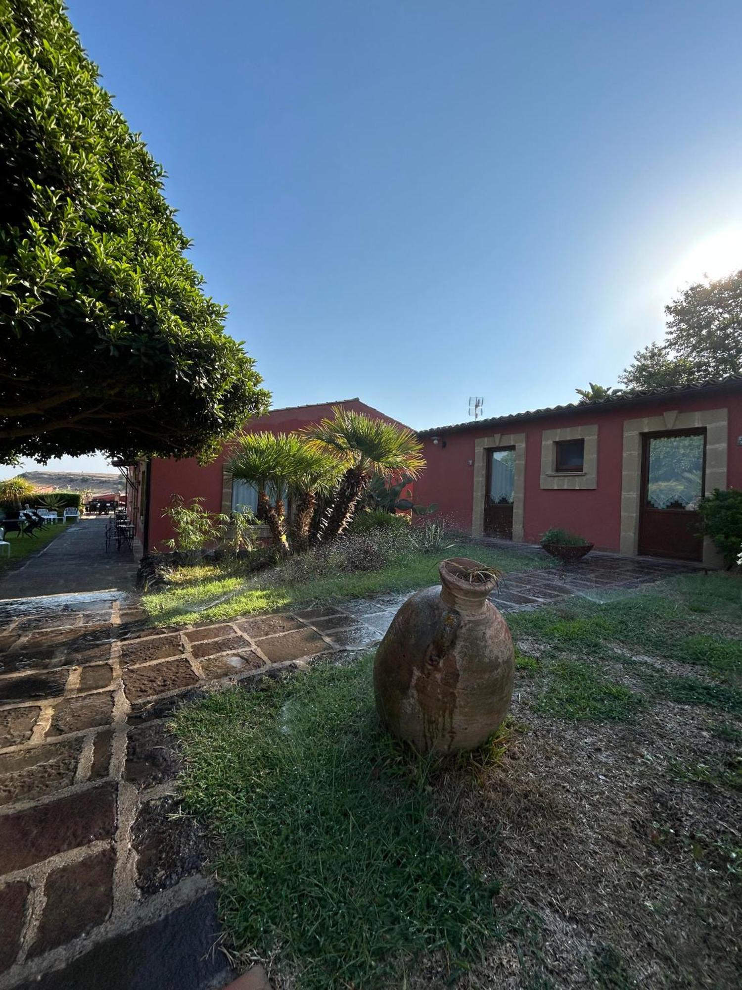 Borgo Nocchiara Hotel Carlentini Luaran gambar